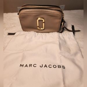 The Marc Jacob snapshot crossbody bag  with  strap
